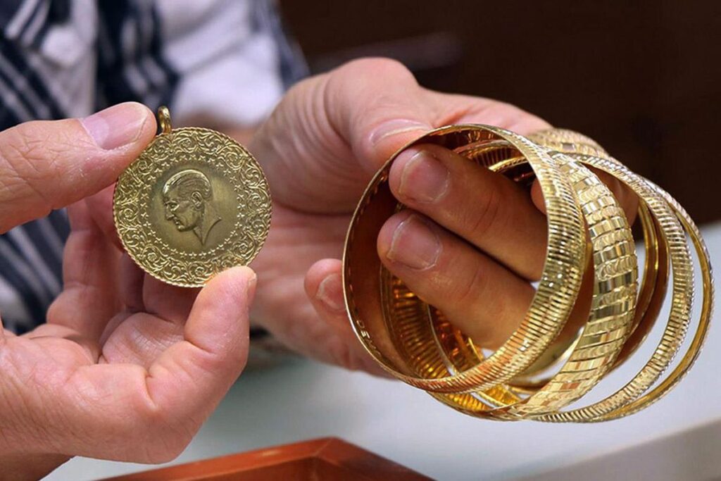 ABD tahvil faizlerindeki yükseliş ve doların güçlenmesi, altın fiyatlarında sert düşüşe yol açtı.