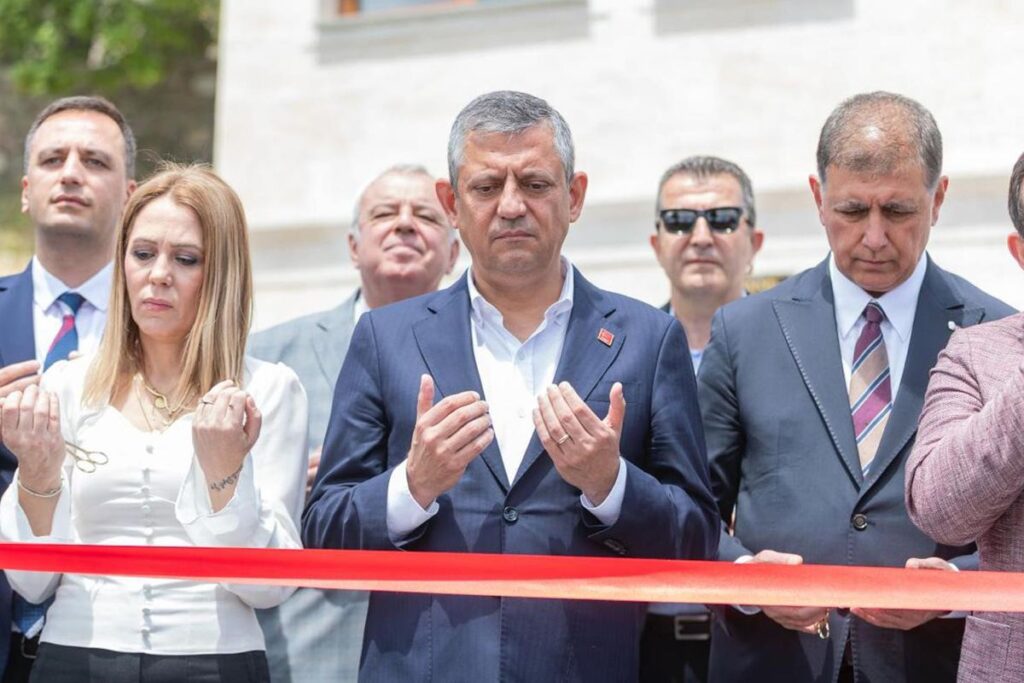 Söz verdiğimiz gibi camimizi hizmete sunduk